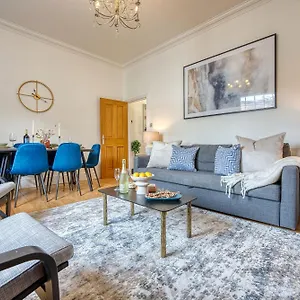 https://2-bed-stunning-spacious-apt-sleeps-6-central.bournemouth-hotels.org