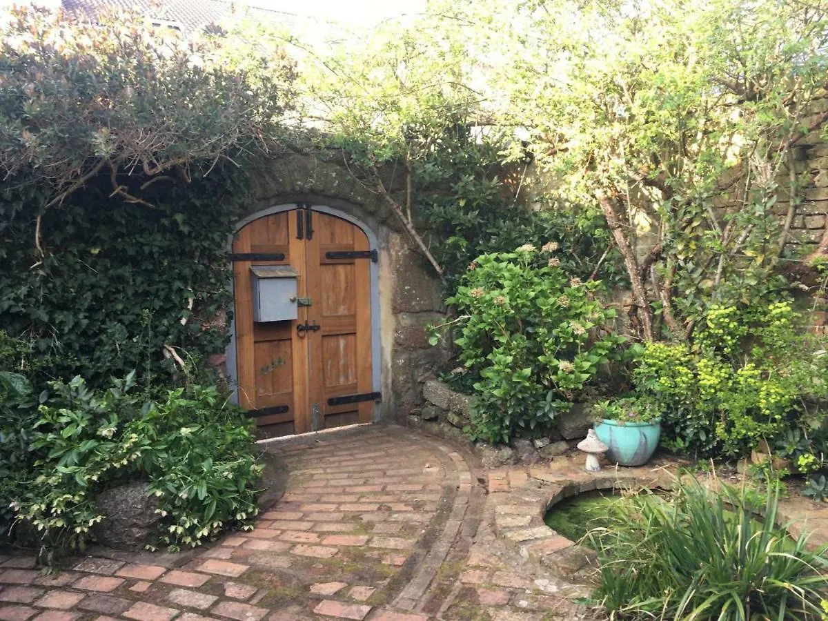 Holiday home Secret Garden Cottage Exeter