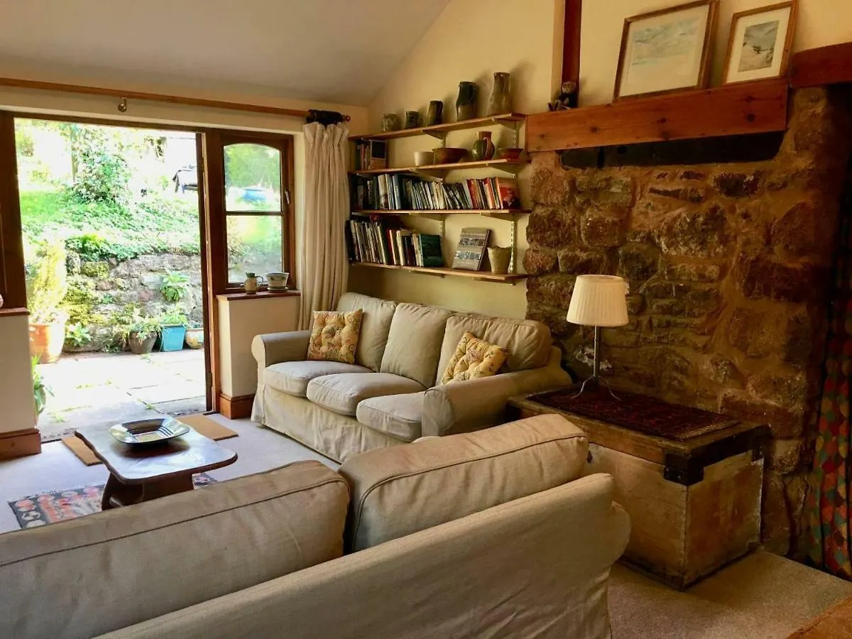 Secret Garden Cottage Exeter