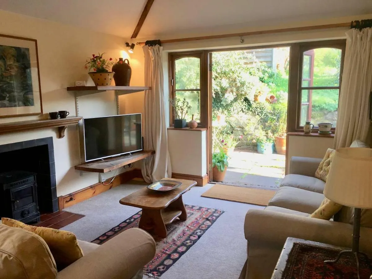 Secret Garden Cottage Exeter