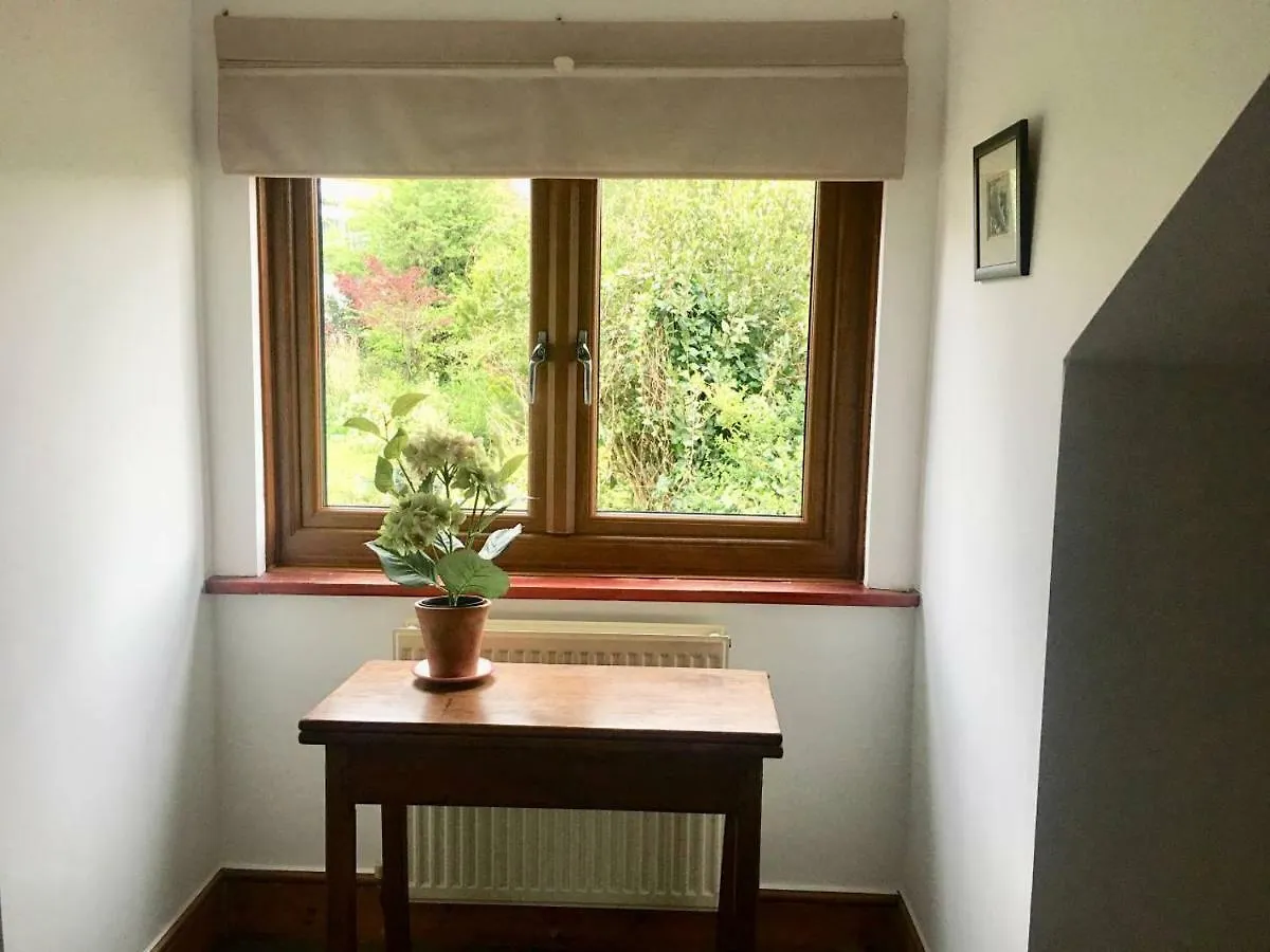 Secret Garden Cottage Exeter 0*,