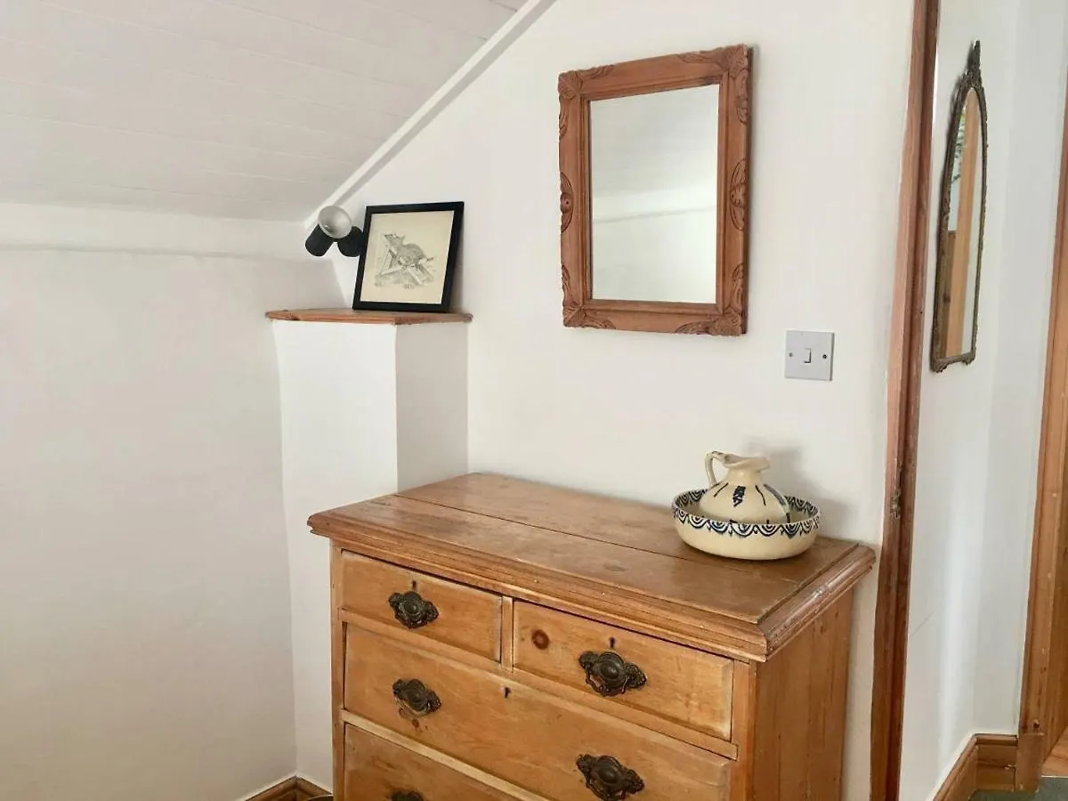 Secret Garden Cottage Exeter